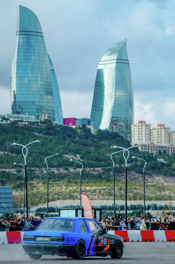 Финал одного из самых ожидаемых соревнований в мире "Red Bull Car Park Drift". - Sputnik Азербайджан