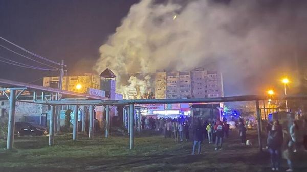 Пожар в жилом доме после падения сверхзвукового истребителя-бомбардировщика - Sputnik Азербайджан