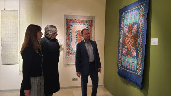 В Азербайджанском музее ковра представили репродукцию зарисовок латвийского художника Юлиуса Страуме. - Sputnik Азербайджан