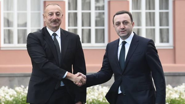 Встреча президента Азербайджана Ильхама Алиева с премьер-министром Грузии Ираклием Гарибашвили - Sputnik Азербайджан