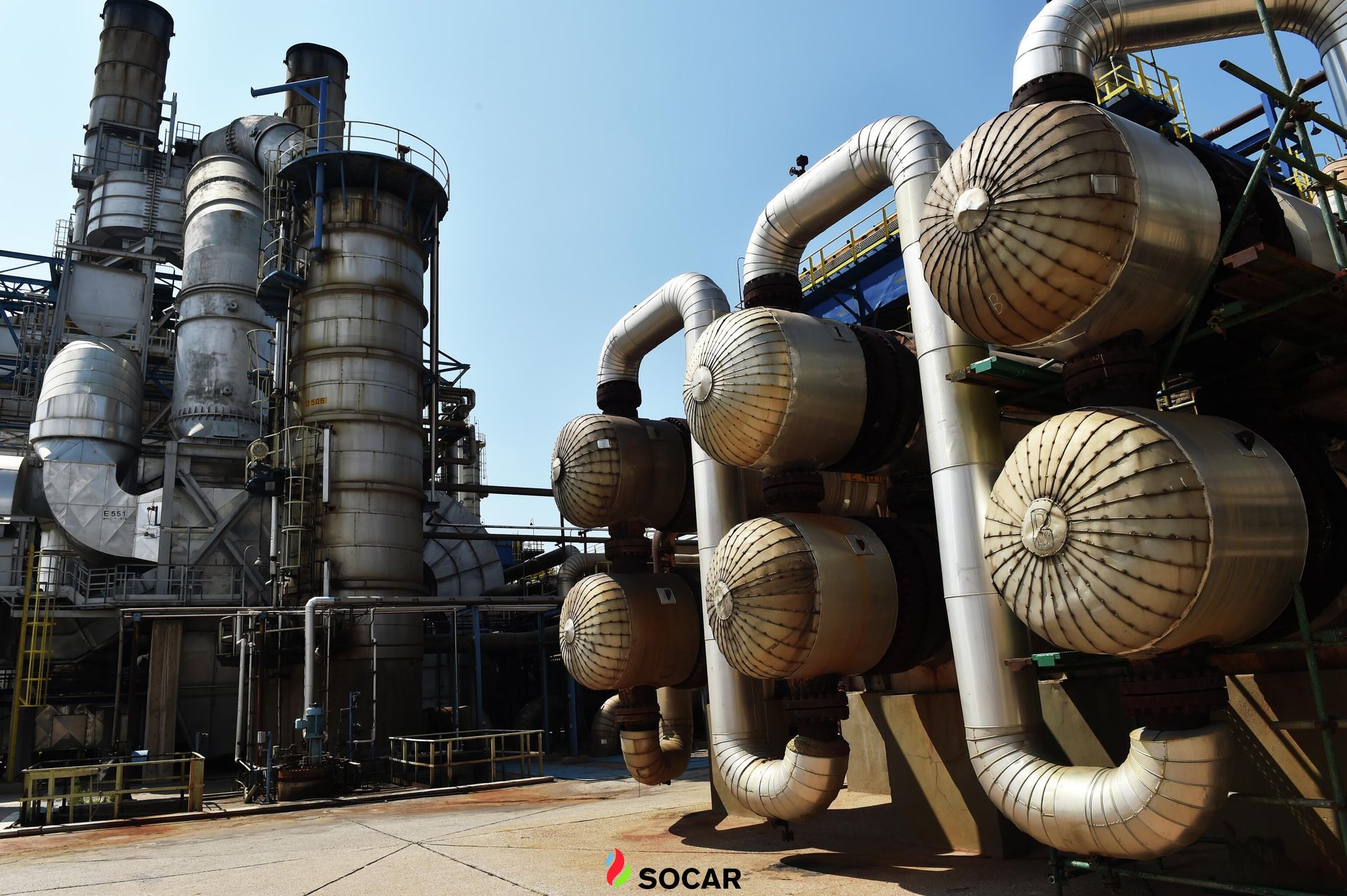 Сотрудник SOCAR на месте работы - Sputnik Азербайджан, 1920, 31.01.2023