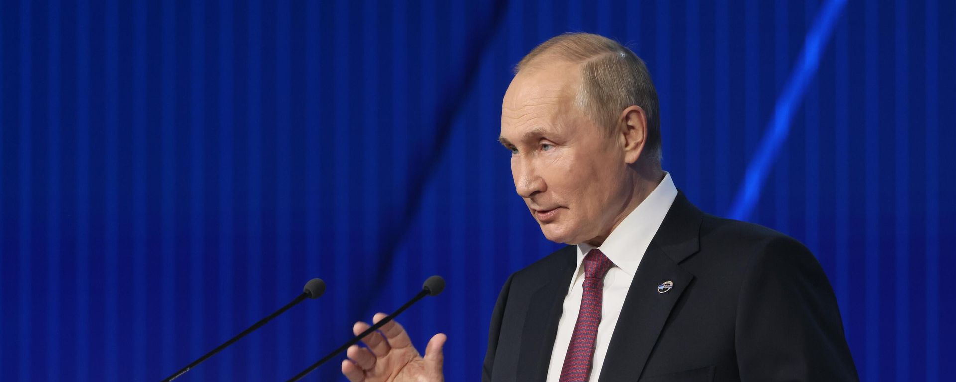 Президент РФ В. Путин принял участие в заседании Международного дискуссионного клуба Валдай - Sputnik Азербайджан, 1920, 01.10.2026