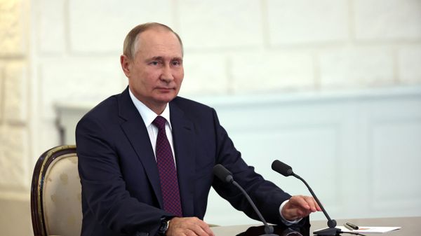 Президент РФ Владимир Путин - Sputnik Азербайджан