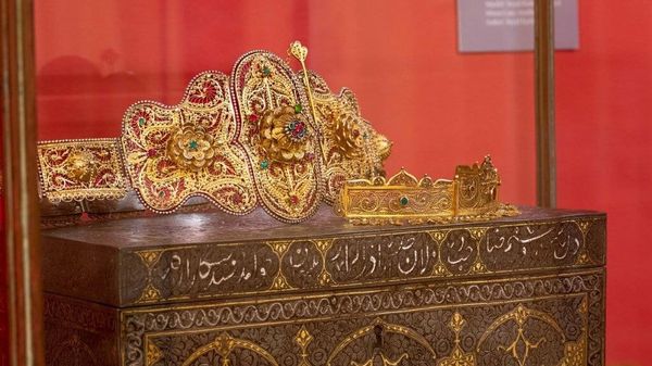 Cartier поддержал проект реставрации экспонатов Национального музея искусств и помог восстановить несколько экспонатов - Sputnik Азербайджан