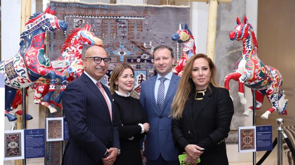 Карабахский конь в лобби отеля Four Seasons Hotel Baku - Sputnik Азербайджан