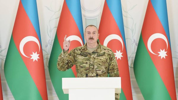 Президент Ильхам Алиев на мероприятии, организованном в Шуше по случаю Дня Победы
 - Sputnik Азербайджан