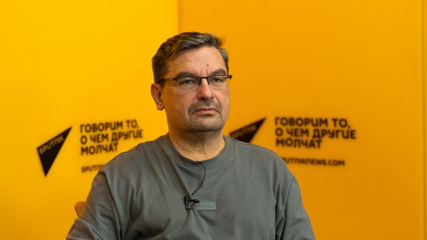 Онуфриенко: даже если НАТО не начнет Третью мировую войну, то новая холодная война с нами надолго - Sputnik Азербайджан