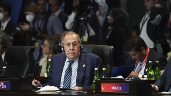 Глава МИД РФ Сергей Лавров на саммите G20 в Бали, Индонезия - Sputnik Азербайджан