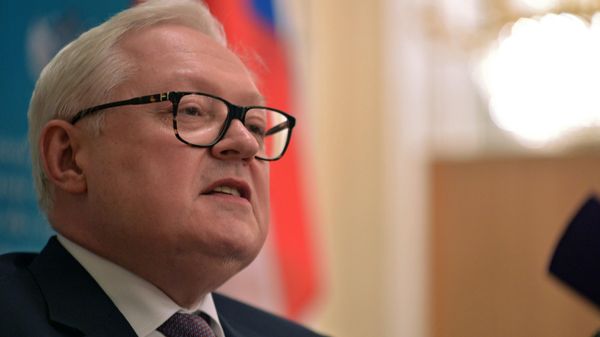 Переговоры Россия–США по гарантиям безопасности в Женеве - Sputnik Азербайджан