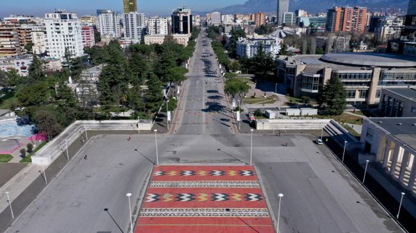 Tirana şəhərinə mənzərə, arxiv şəkli - Sputnik Азербайджан