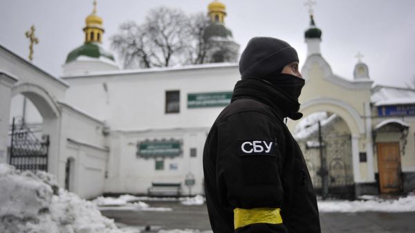 Oбыск в Киево-Печерской лавре - Sputnik Азербайджан