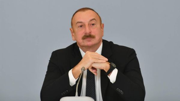 Президент Ильхам Алиев принимает участие в международной конференции в Баку на тему «Вдоль Среднего коридора: геополитика, безопасность и экономика» - Sputnik Азербайджан