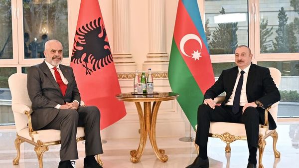 Azərbaycan Prezidenti İlham Əliyevin Albaniyanın Baş naziri Edi Rama ilə təkbətək görüşü olub  - Sputnik Азербайджан