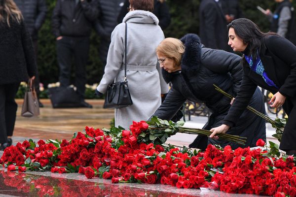 Азербайджанский народ чтит память общенационального лидера Гейдара Алиева. - Sputnik Азербайджан