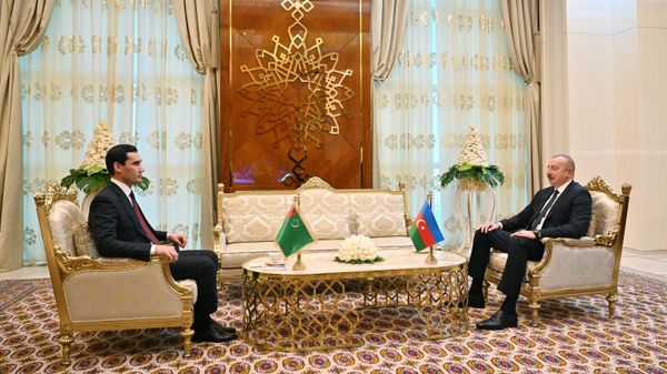 Встреча президентов Азербайджана и Туркменистана Ильхама Алиева и Сердара Бердымухаммедова - Sputnik Азербайджан