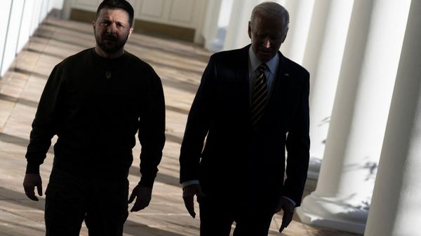 Президент Украины Владимир Зеленский и президент США Джо Байден - Sputnik Азербайджан