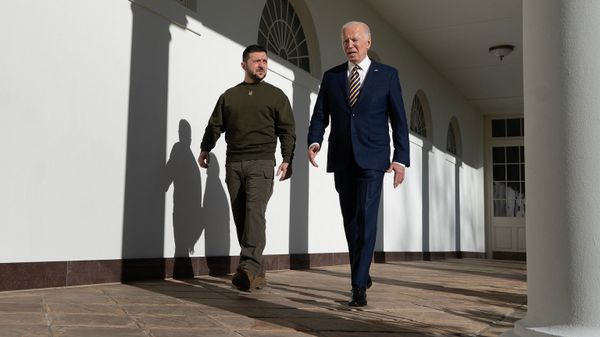 Президент Украины Владимир Зеленский и президент США Джо Байден - Sputnik Азербайджан