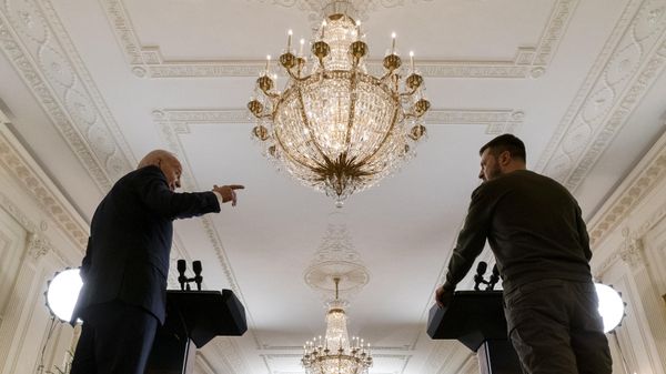 Президент Украины Владимир Зеленский и президент США Джо Байден - Sputnik Азербайджан