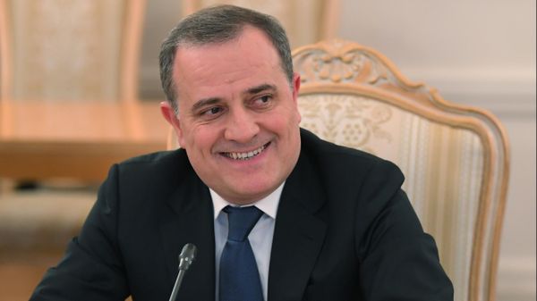Azərbaycanın xarici işlər naziri Ceyhun Bayramov Rusiya Xarici İşlər Nazirliyinin Qəbul Evində Rusiyanın xarici işlər naziri Sergey Lavrov ilə görüşündə - Sputnik Азербайджан