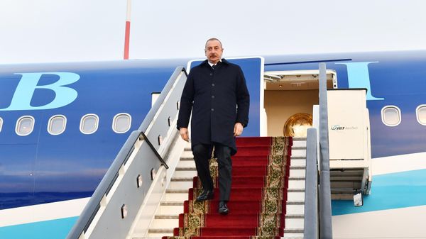 Президент Азербайджана Ильхам Алиев прибыл с рабочим визитом в Санкт-Петербург - Sputnik Азербайджан