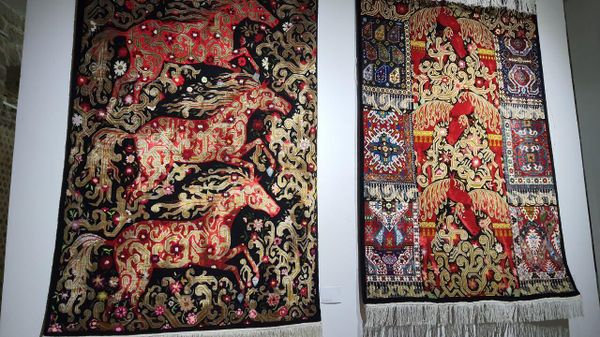 В галерее NUR Art House открылась выставка Qarabağ xalçaları: tarixdən gələcəyə ötürülən həqiqət («Карабахские ковры: истина, переданная из истории в будущее») - Sputnik Азербайджан