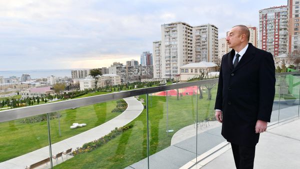 Ильхам Алиев принял участие в открытии второй части Центрального парка в Баку - Sputnik Азербайджан