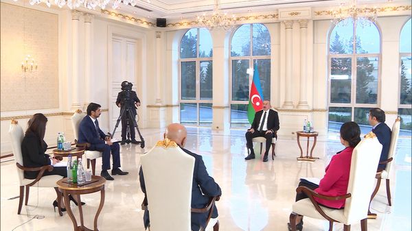 Azərbaycan Prezidenti İlham Əliyev yerli televiziya kanallarına müsahibə verib - Sputnik Азербайджан