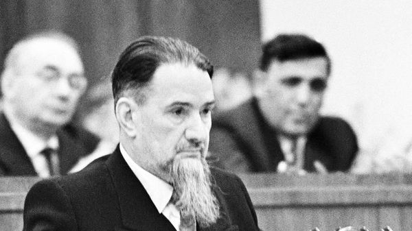 Игорь Васильевич Курчатов - Sputnik Азербайджан