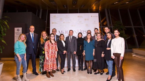 Выставка под названием “Mədəni İrsə Yeni Baxış” («Новый Взгляд на Культурное Наследие») в Азербайджанском национальном музее ковра - Sputnik Азербайджан