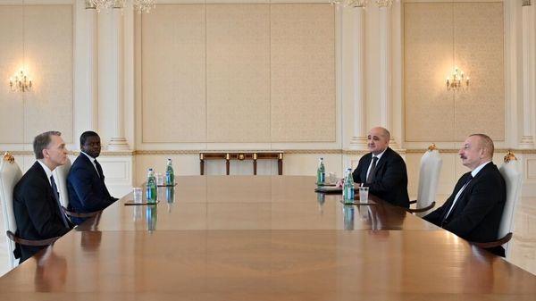Ильхам Алиев принял генерального исполнительного директора Brookfield Asset Management - Sputnik Азербайджан