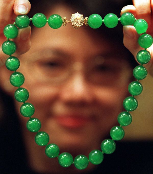 Ожерелье Doubly Fortunate стоимостью $4 миллиона перед аукционом Christie's Hong Kong. - Sputnik Азербайджан