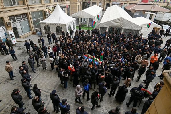 Церемония прощания с Орханом Аскеровым, погибшим в результате вооруженного нападения на посольство Азербайджана в Тегеране. - Sputnik Азербайджан
