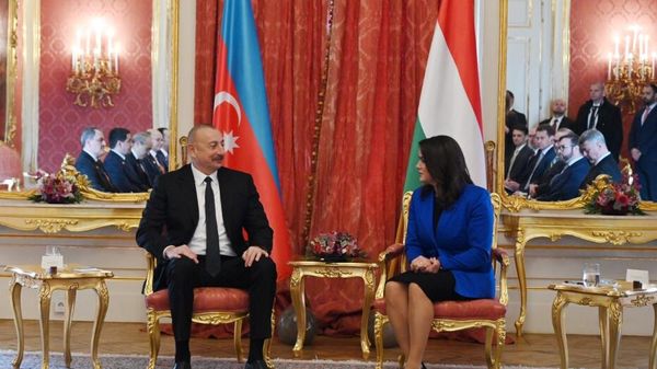Президенты Азербайджана и Венгрии провели переговоры в Будапеште
 - Sputnik Азербайджан