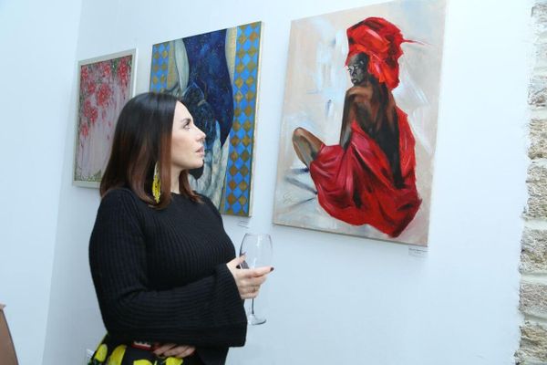 В галерее Nur Art House состоялось открытие выставки работ молодых азербайджанских художников - Sputnik Азербайджан