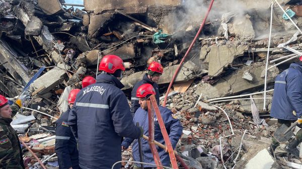 Азербайджанские спасатели в Турции - Sputnik Азербайджан