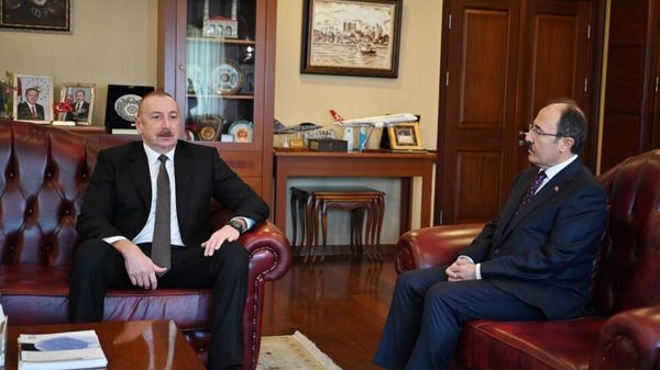 Prezident İlham Əliyev Türkiyənin Azərbaycandakı səfirliyində olub, çox sayda insanın həlak olması ilə əlaqədar başsağlığı verib - Sputnik Азербайджан