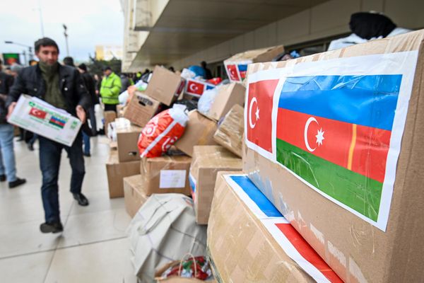 Сбор помощи в Баку для пострадавших от землетрясения в Турции. - Sputnik Азербайджан