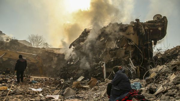 Разрушенное здание в Кахраманмараше - Sputnik Азербайджан