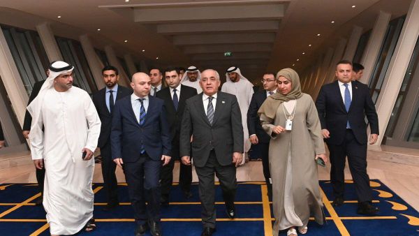 Baş nazir Əli Əsədov BƏƏ-yə işgüzar səfər edib - Sputnik Азербайджан