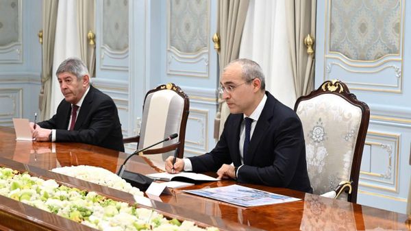 Президент Республики Узбекистан Шавкат Мирзиёев принял министра экономики Азербайджана, сопредседателя двусторонней Межправительственной комиссии Микаила Джаббарова
 - Sputnik Азербайджан