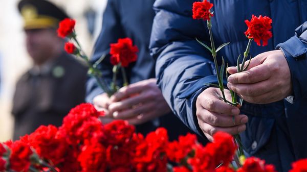 Азербайджанский народ чтит память жертв Ходжалинского геноцида - Sputnik Азербайджан