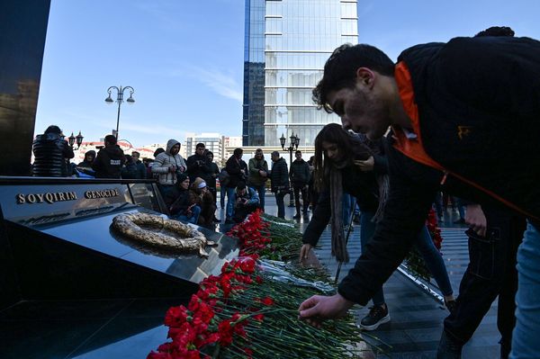 Азербайджанский народ чтит память жертв Ходжалинского геноцида - Sputnik Азербайджан