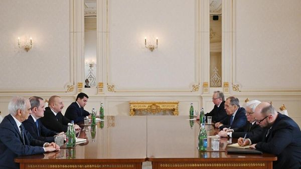 Azərbaycan Prezidenti İlham Əliyevin Rusiyanın xarici işlər naziri Sergey Lavrov ilə görüşü başlayıb - Sputnik Азербайджан