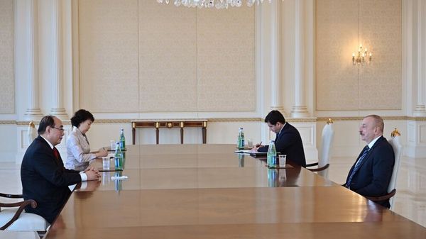 Prezident İlham Əliyev Çin Hökumətinin Avropa məsələləri üzrə xüsusi nümayəndəsini qəbul edib - Sputnik Азербайджан