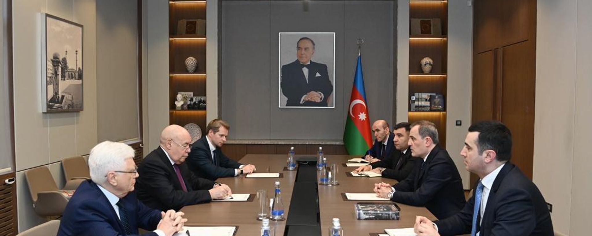 7 mart 2023-cü il tarixində Azərbaycan Respublikasının xarici işlər naziri Ceyhun Bayramov ilə Rusiya Federasiyası Prezidentinin beynəlxalq mədəniyyət əməkdaşlığı üzrə xüsusi nümayəndəsi Mixail Şvıdkoy arasında görüş keçirilib - Sputnik Азербайджан, 1920, 07.03.2023