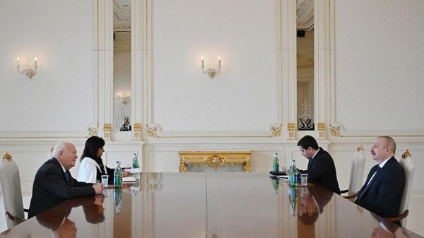 Ильхам Алиев принял Мигеля Анхеля Моратиноса
 - Sputnik Азербайджан
