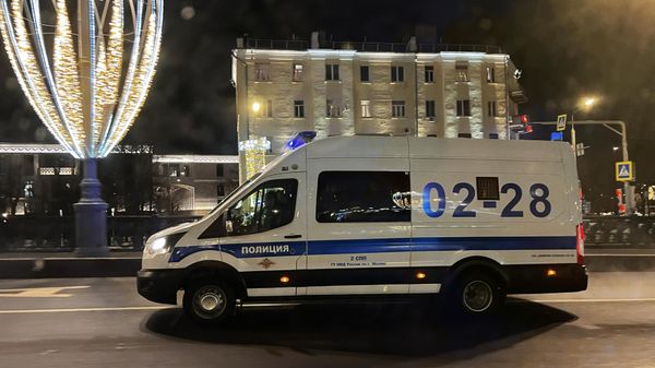 Автомобиль полиции на улице Москвы - Sputnik Азербайджан