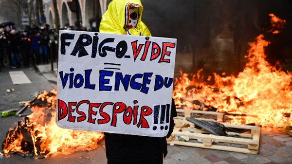 Протесты против пенсионной реформы во Франции - Sputnik Азербайджан
