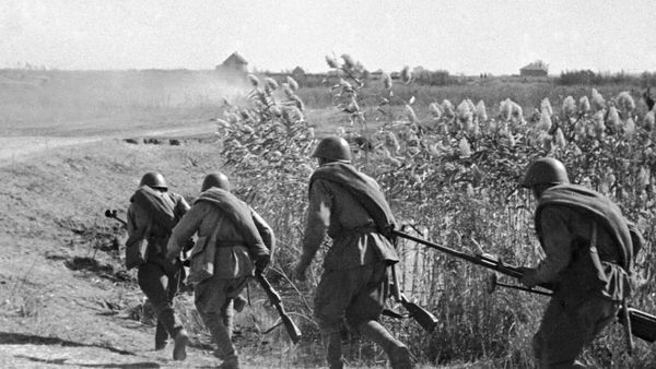 Советские солдаты во время ВОВ, фото из архива - Sputnik Азербайджан
