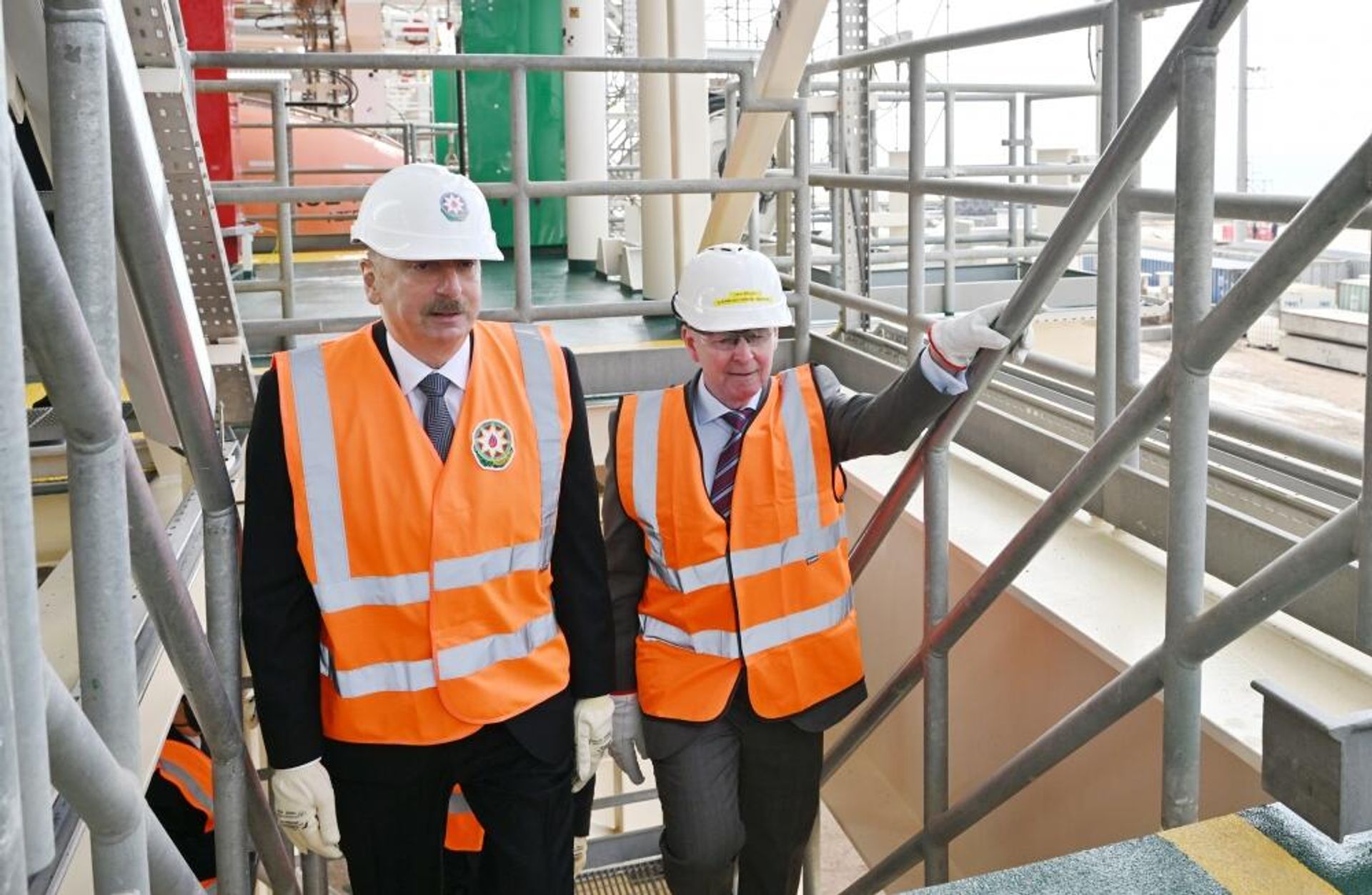 Prezident İlham Əliyev “Azəri-Mərkəzi-Şərqi” platformasının üst modullarının dənizə rəmzi yola salınması mərasimində iştirak edib - Sputnik Азербайджан, 1920, 04.04.2023